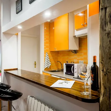 Colegiata Apartment Madrid Exterior photo
